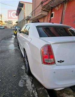 کرایسلەر 300